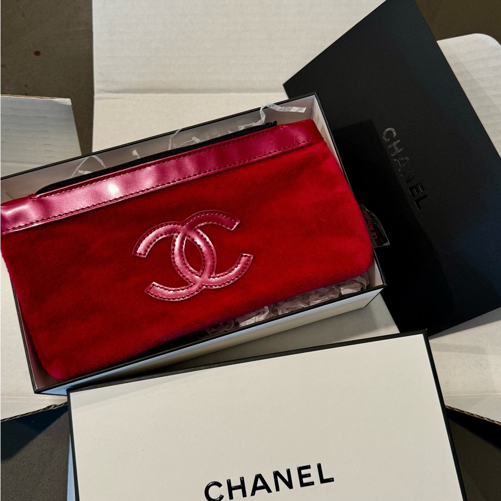 CHANEL Velvet Wristlet in Red and Pink